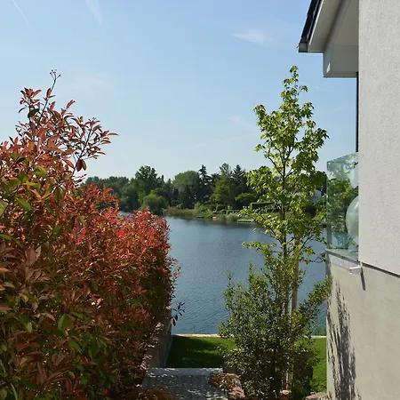 Semesterbostad Haus Am See *